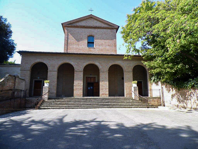 Esterno della Chiesa di San Pietro